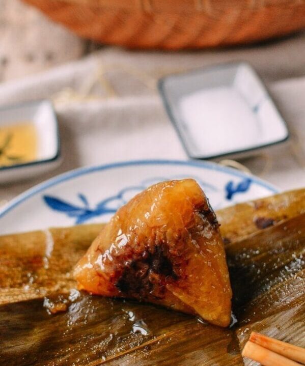 Jianshui Zong (Alkaline Rice Dumplings - 碱水粽), by thewoksoflife.com