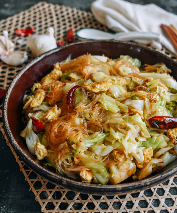 Cabbage Stir-fry with Eggs and Glass Noodles