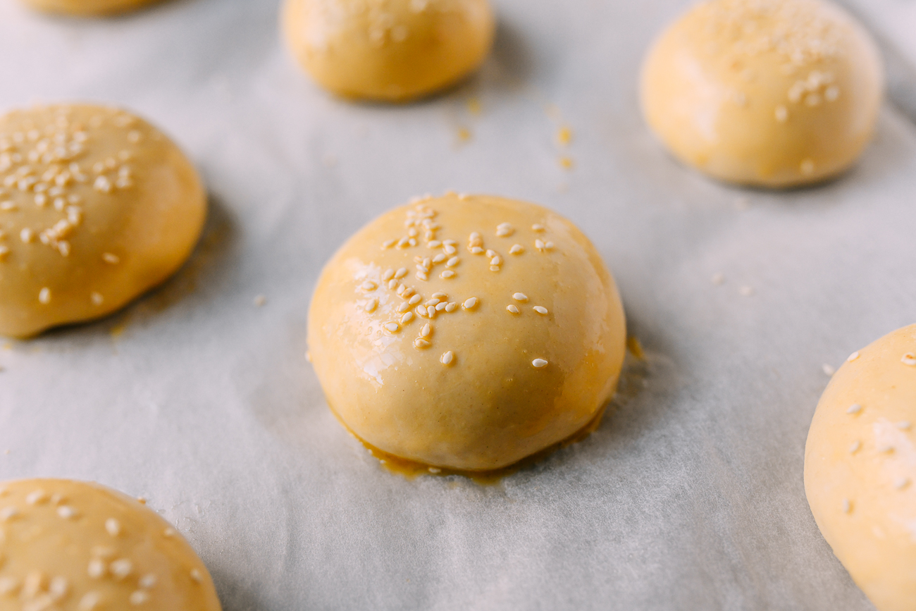 Bun sprinkled with sesame seeds