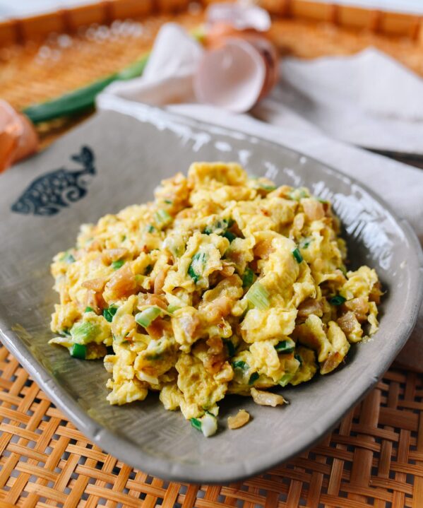 Stir-fried eggs with preserved radish