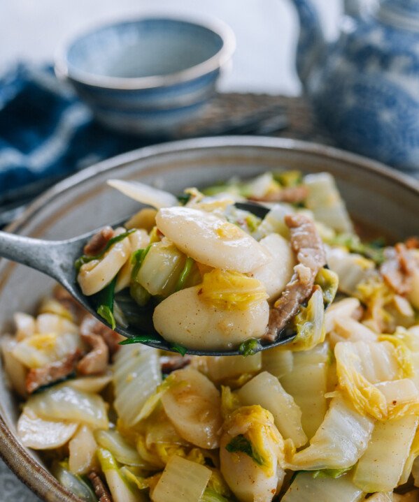 Rice Cakes with Napa Cabbage and Pork