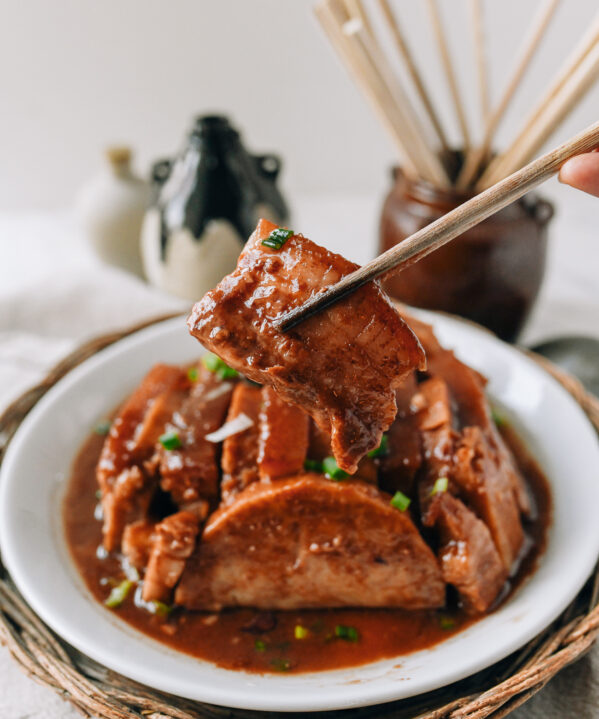 Hakka Steamed Pork Belly with Taro